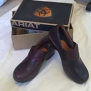 NIB women's Ariat shoes size 10 color brown
